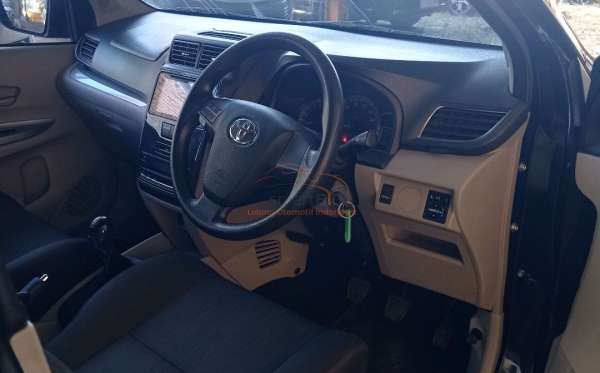 TOYOTA AVANZA