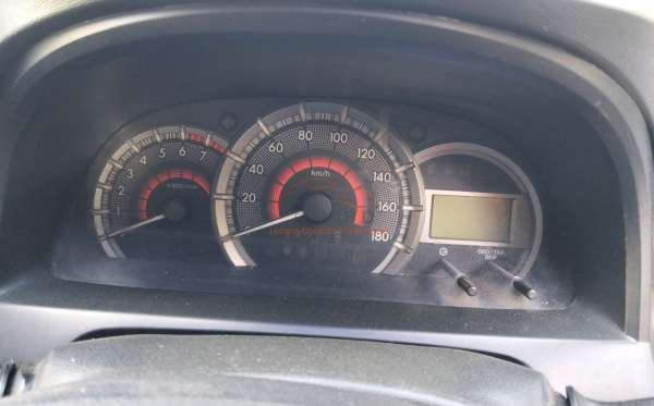 TOYOTA AVANZA
