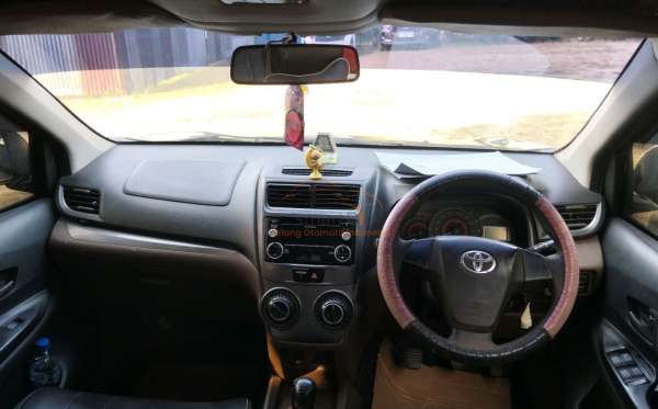 TOYOTA AVANZA