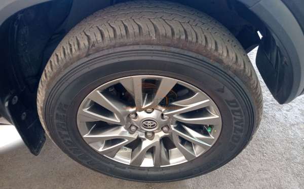 TOYOTA FORTUNER 2.4 VRZ