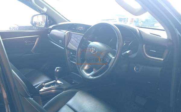 TOYOTA FORTUNER 2.4 VRZ