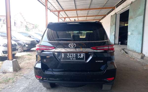 TOYOTA FORTUNER 2.4 VRZ