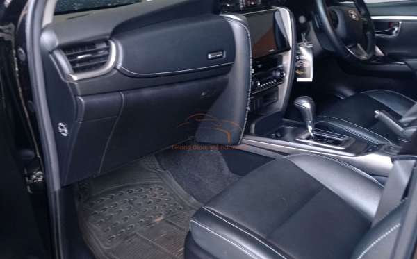 TOYOTA FORTUNER 2.4 VRZ