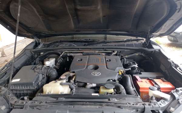 TOYOTA FORTUNER 2.4 VRZ