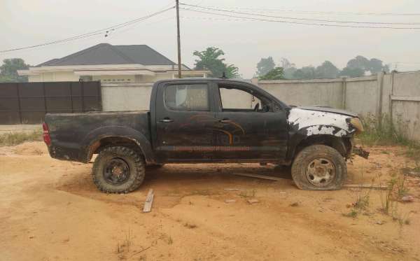 TOYOTA HILUX 2.5 E 4X4 DC