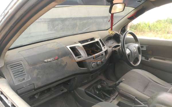 TOYOTA HILUX 2.5 E 4X4 DC