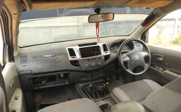 TOYOTA HILUX 2.5 E 4X4 DC