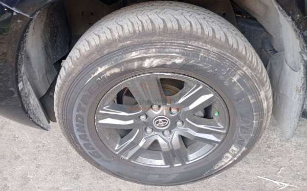TOYOTA  HILUX  2.4G DC 4X4