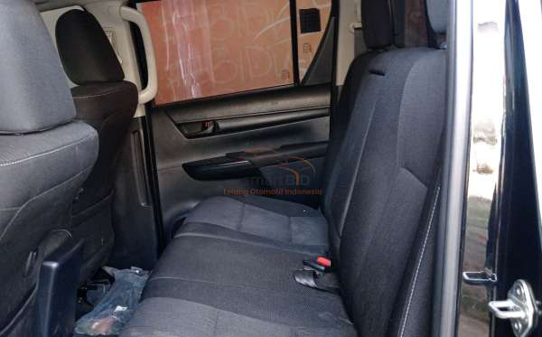 TOYOTA  HILUX  2.4G DC 4X4