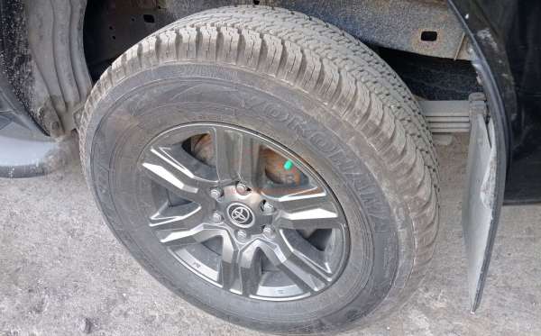 TOYOTA  HILUX  2.4G DC 4X4
