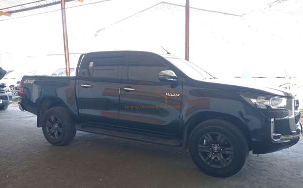 TOYOTA  HILUX  2.4G DC 4X4