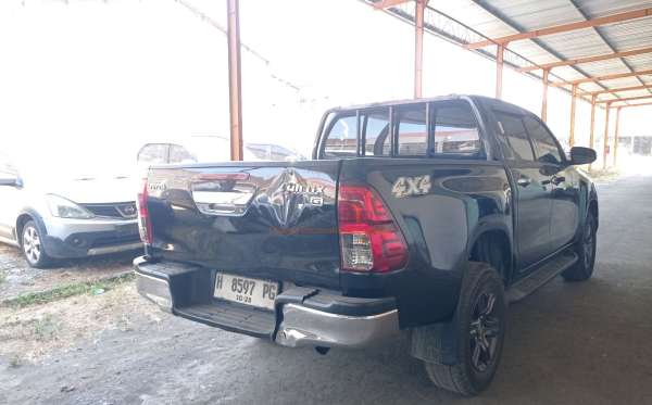 TOYOTA  HILUX  2.4G DC 4X4