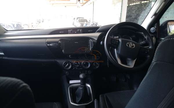TOYOTA HILUX DOUBLE CABIN