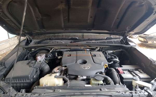 TOYOTA HILUX DOUBLE CABIN