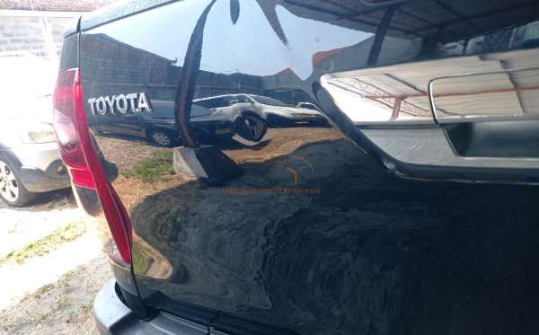 TOYOTA HILUX DOUBLE CABIN