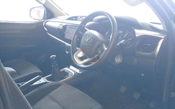 TOYOTA HILUX DOUBLE CABIN