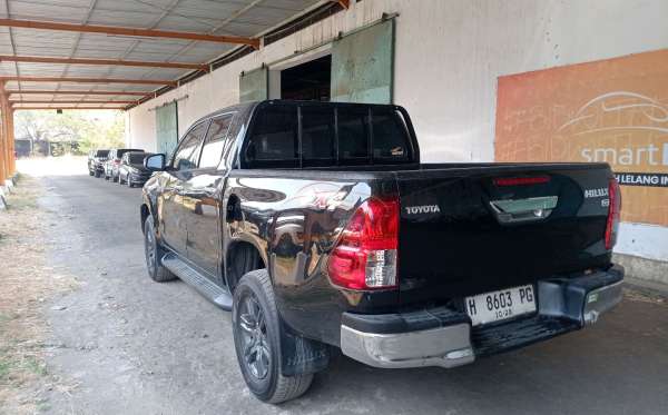 TOYOTA HILUX DOUBLE CABIN