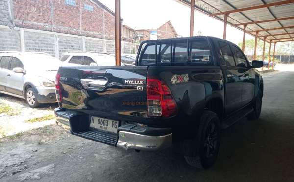 TOYOTA HILUX DOUBLE CABIN