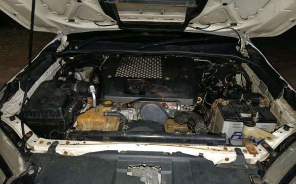TOYOTA HILUX 2.5 E 4X4 DC