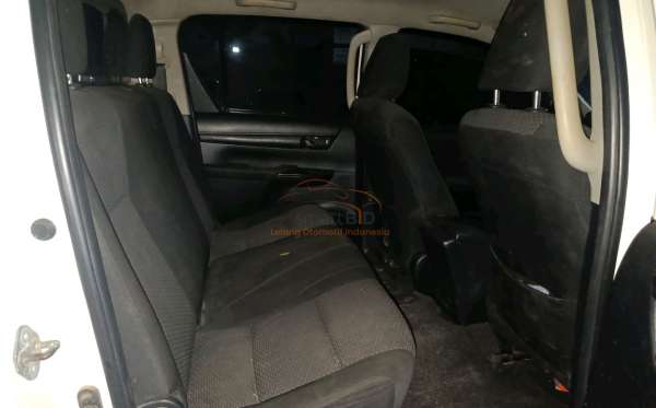 TOYOTA HILUX 2.5 E 4X4 DC