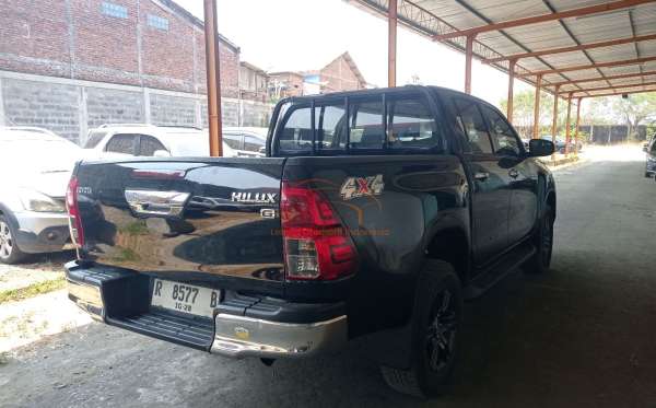 TOYOTA  HILUX  2.4G DC 4X4