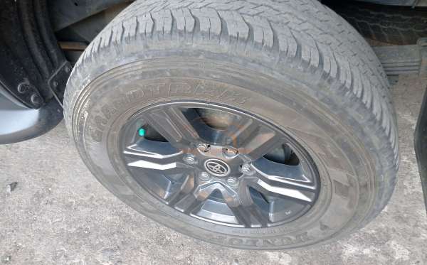 TOYOTA  HILUX  2.4G DC 4X4