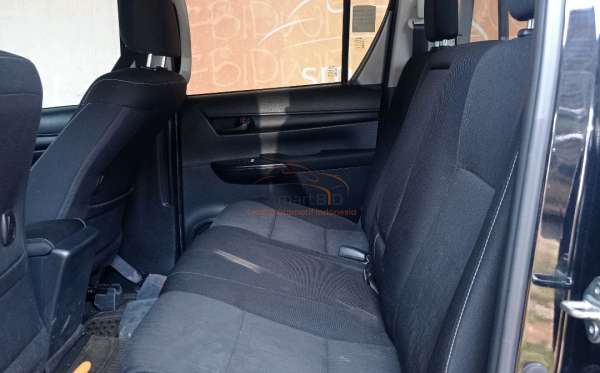 TOYOTA  HILUX  2.4G DC 4X4