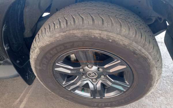 TOYOTA  HILUX  2.4G DC 4X4