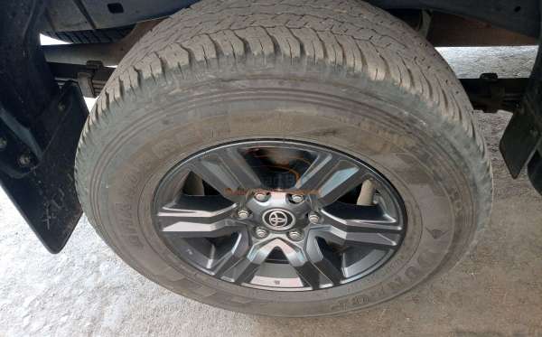 TOYOTA  HILUX  2.4G DC 4X4