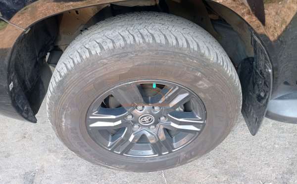 TOYOTA  HILUX  2.4G DC 4X4