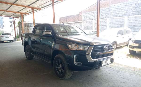 TOYOTA  HILUX  2.4G DC 4X4