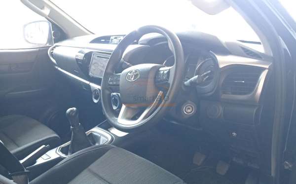 TOYOTA  HILUX  2.4G DC 4X4