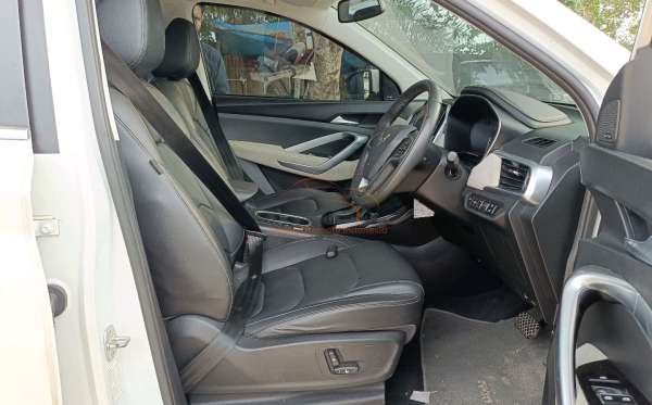 WULING Almaz 1.5LT LUX + SC CVT (4X2) A/T