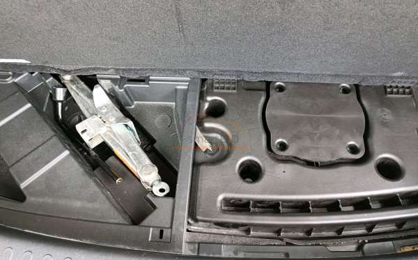 WULING Almaz 1.5LT LUX + SC CVT (4X2) A/T