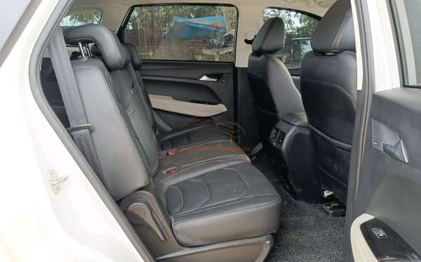 WULING Almaz 1.5LT LUX + SC CVT (4X2) A/T
