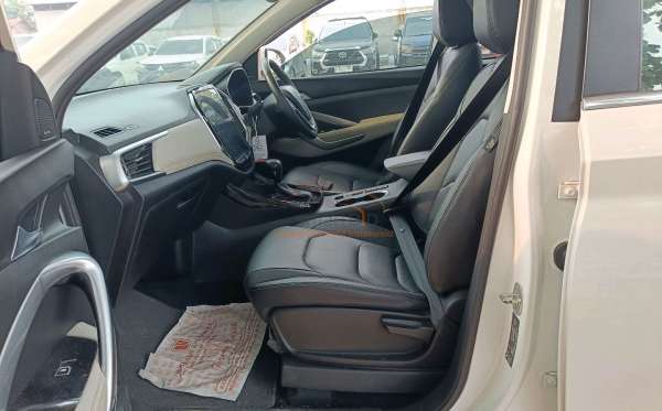 WULING Almaz 1.5LT LUX + SC CVT (4X2) A/T