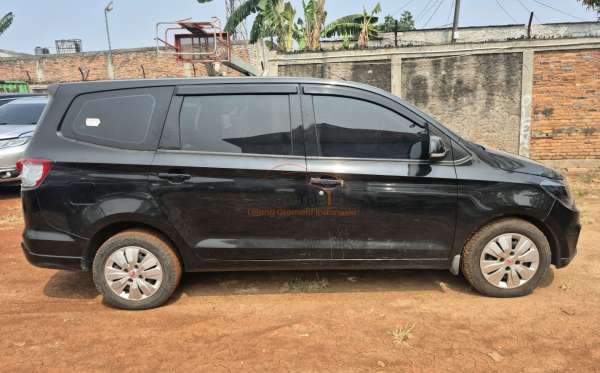 WULING CONFERO DB