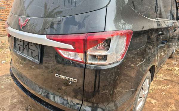 WULING CONFERO DB