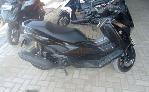 YAMAHA NMAX 155