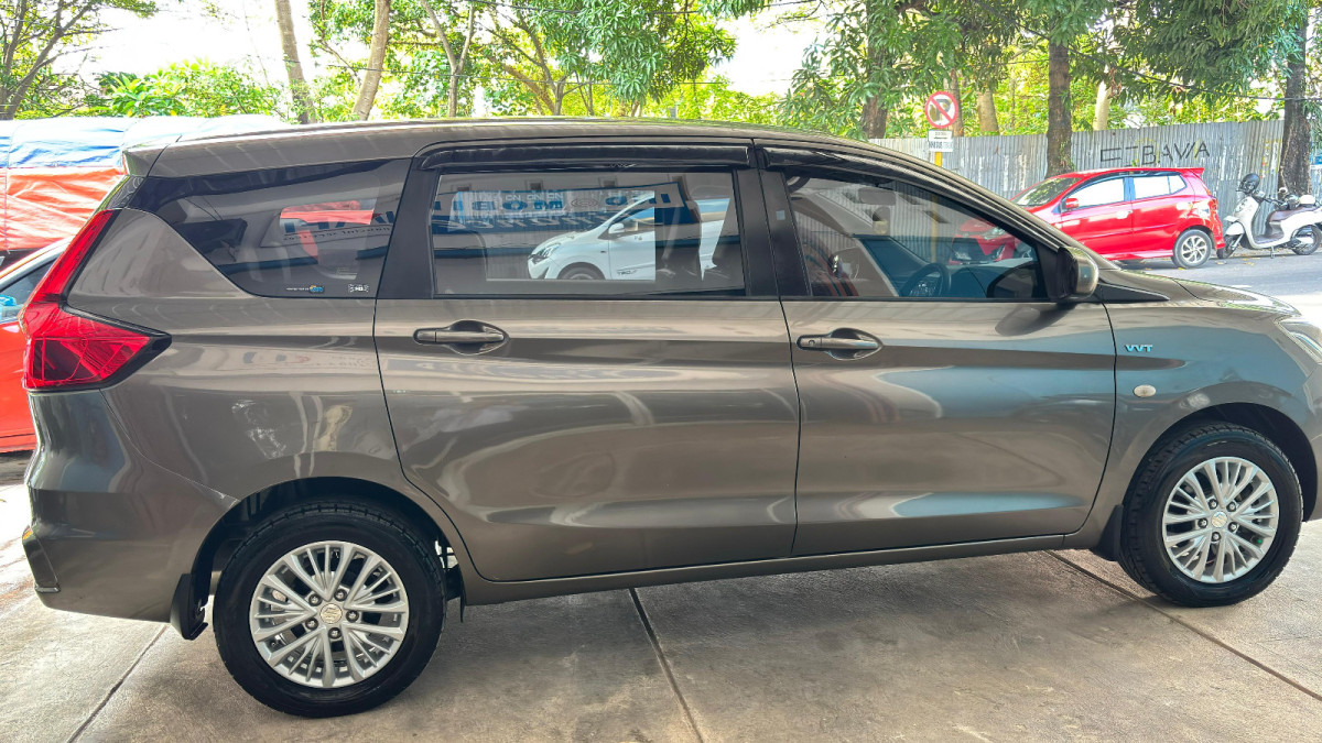 SUZUKI ERTIGA  GL