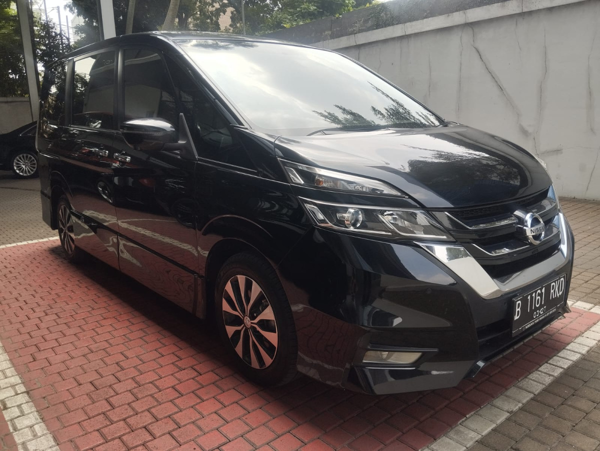 NISSAN  SERENA  HIGWAY STAR 2.0