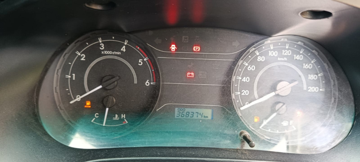 TOYOTA HILUX 2.5 E 4X4 DC
