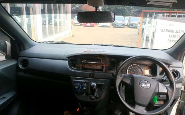 DAIHATSU SIGRA M