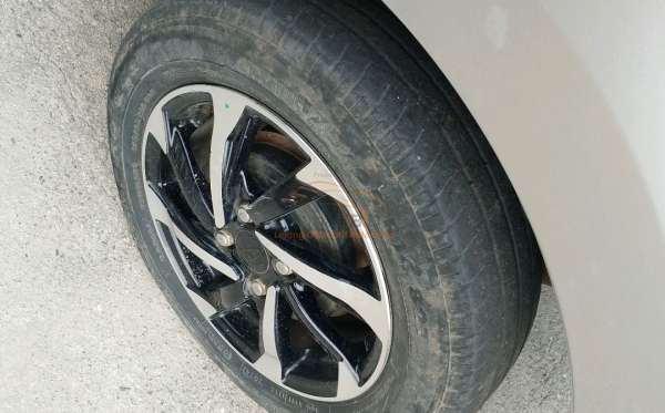 DAIHATSU SIGRA R