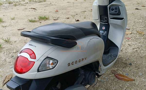 HONDA SCOOPY PRESTIGE