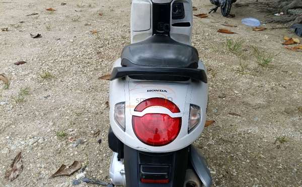 HONDA SCOOPY PRESTIGE