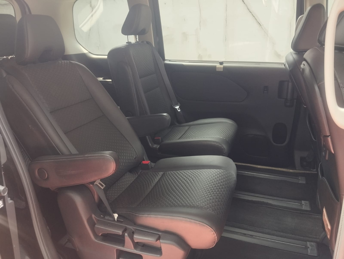 NISSAN  SERENA  HIGWAY STAR 2.0