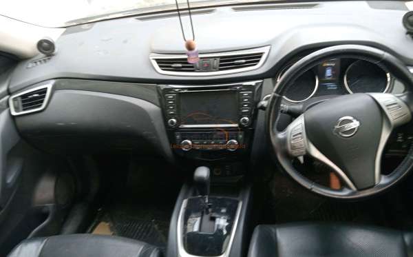 NISSAN X TRAIL 2.5