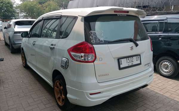 SUZUKI  ERTIGA