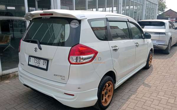 SUZUKI  ERTIGA
